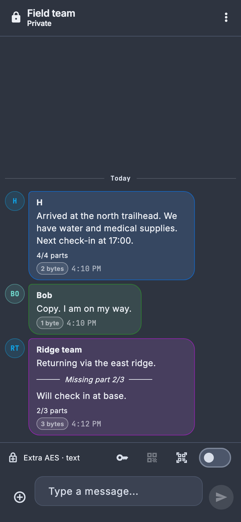 Example combined messages show four received parts, another sender’s reply, and a missing-part tear line with colored route-byte badges.